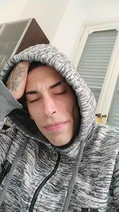 69Ruben97 live from Italy