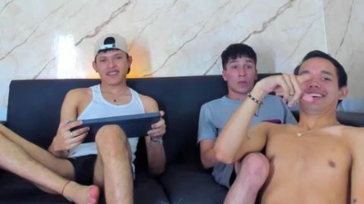 Addulth_friends live from Colombia