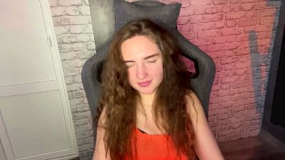 AdrieneUoy live from Ukraine