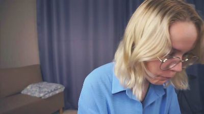 AlyceBurkert live from United Kingdom