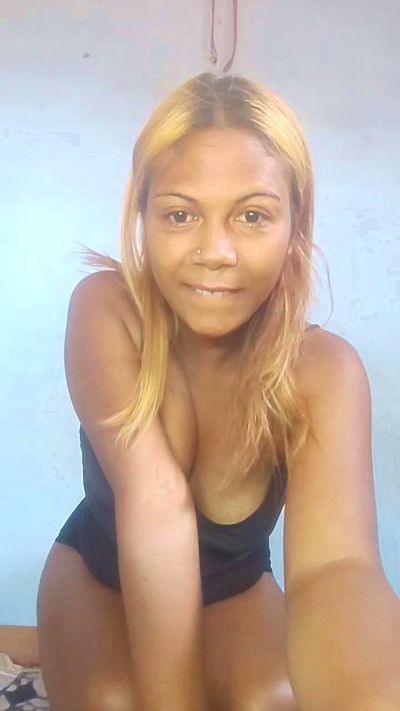 Danielah27 live from Madagascar