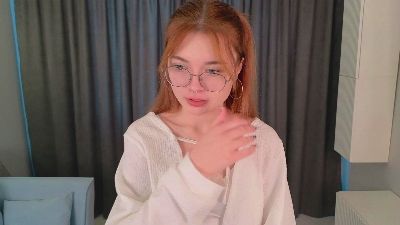 Elizabeth_Leee live from Latvia