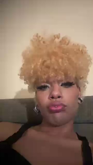 Fey_Ling_Chan live from Italy