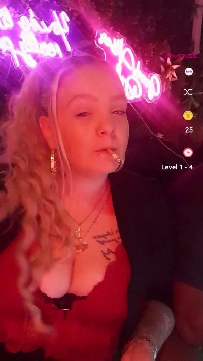 Gipsygirl1994 live from Netherlands