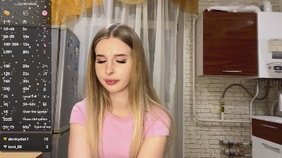 HeeEstell live from United States
