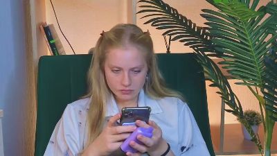 KaryBoggs live from France