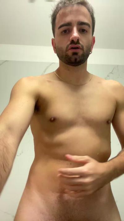 Leo0705 live from Italy