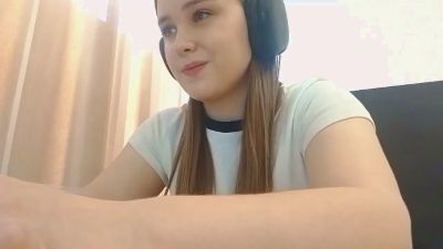 LeslieSignaigo live from France