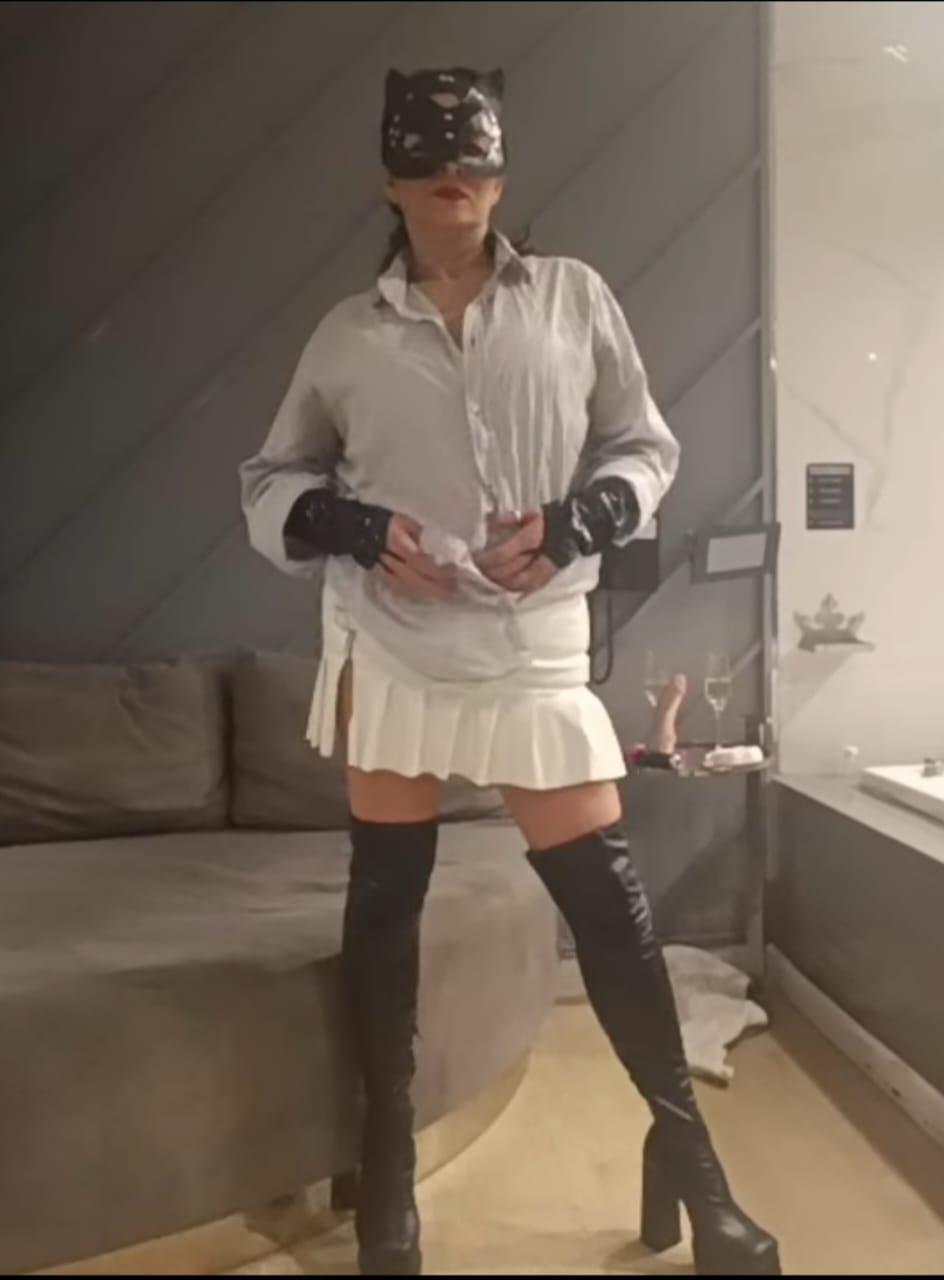 Lizzalanne live from Spain