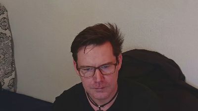 LongDong_4_You live from Germany