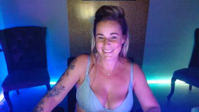 MrsAurora live from Netherlands