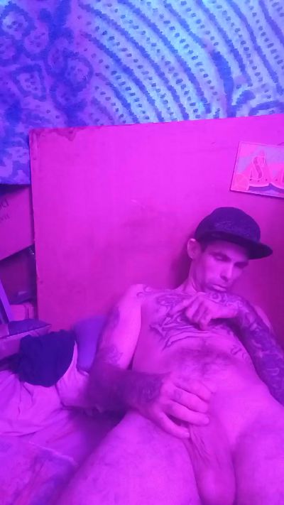 Prettyboytatted live from United States