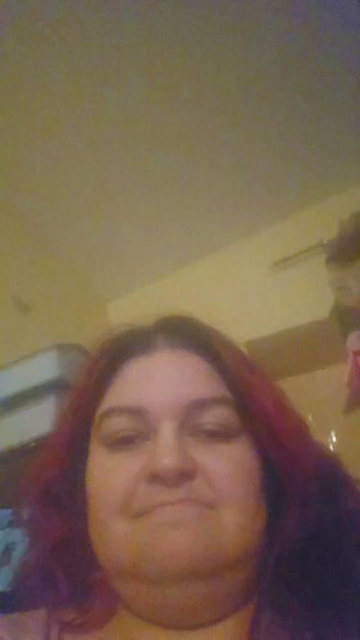 Resinlady89 live from Canada