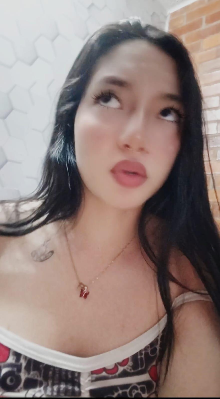 SexyHarper live from United Kingdom