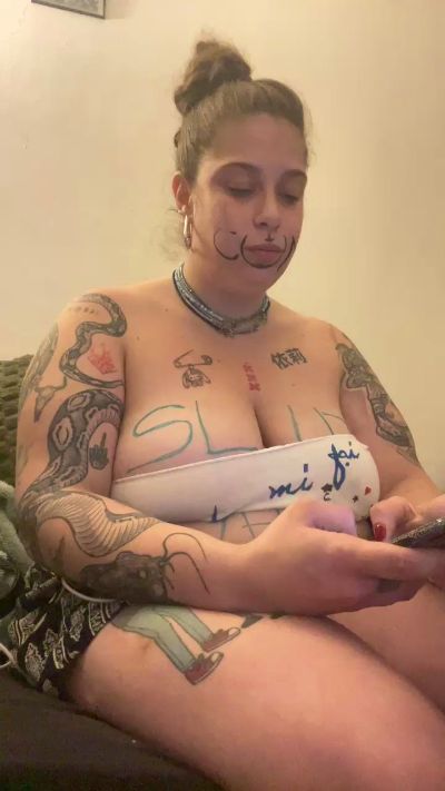 Streetslutblue live from Italy