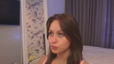 VivienneLove19 live from Estonia
