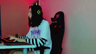 Young_nymph live from United States