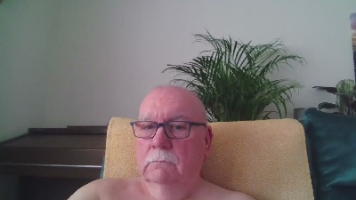 carebear2022 live from United Kingdom