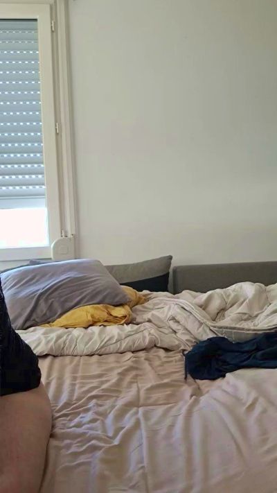 elle26_hot live from France