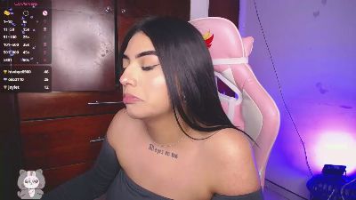 eva_six live from United States