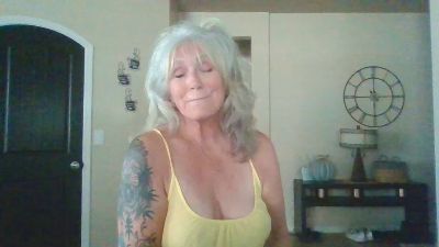 maureen24 live from United States