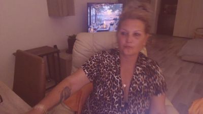medeeahot live from United Kingdom